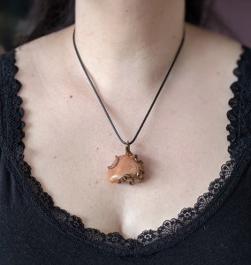 bijoux-alex-yell-marylyn-collier-pendentif-pierres-naturelles-cornaline-2.jpg
